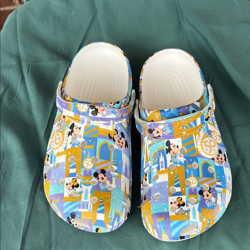 Disney Crocs Sz 8 Men’s & 10 Women